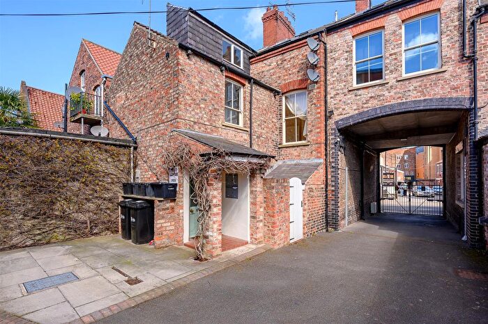 1 Bedroom Flat For Sale In Walmgate, York City Centre, YO1