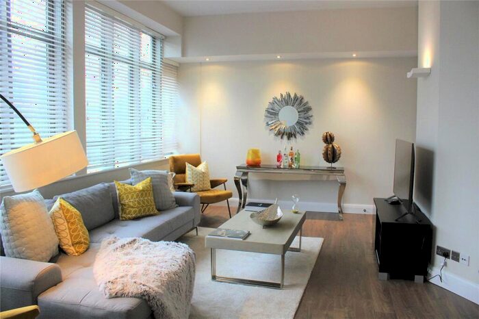 2 Bedroom Apartment To Rent In City Road, Old Street, London, EC1V