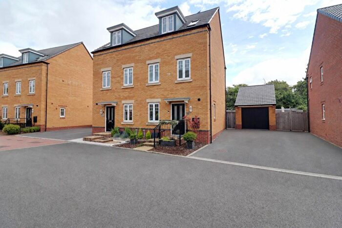 3 Bedroom Town House For Sale In Charles Almond Close, Great Oldbury, Stonehouse, GL10