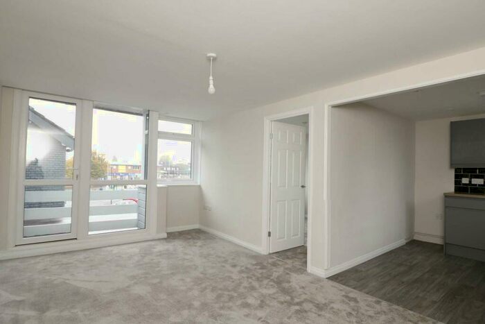 2 Bedroom Apartment To Rent In Central Square, Maghull, L31