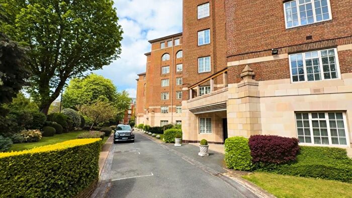 4 Bedroom Flat For Sale In Cropthorne Court, Maida Vale, W9