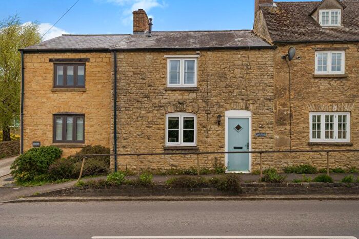 3 Bedroom Cottage For Sale In Delly Hill, Hailey, OX29