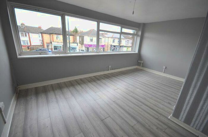 2 Bedroom Flat To Rent In Wimborne Road, Bournemouth, BH11