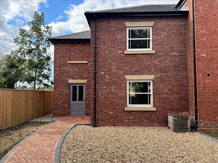2 Bedroom Cottage For Sale In Copper Beech Court, DN33