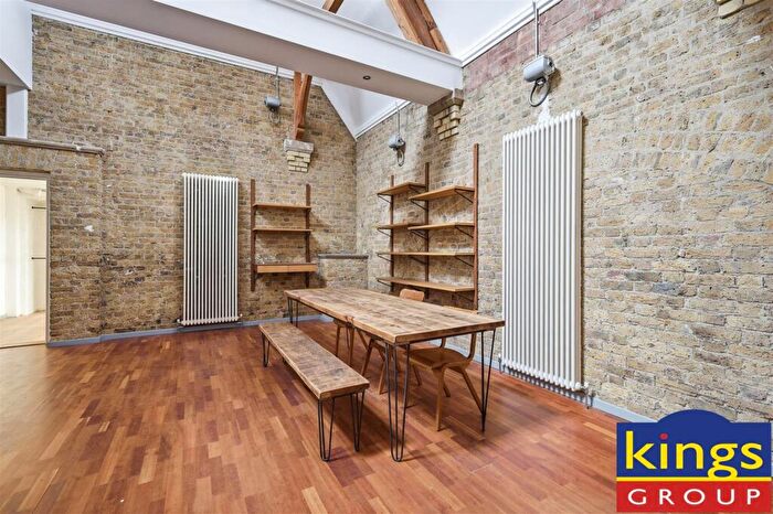 4 Bedroom Penthouse For Sale In Lansdowne Drive, London, E8 - Photo 4