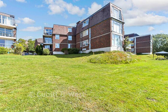 2 Bedroom Flat For Sale In Station Road, Pulborough, West Sussex, RH20