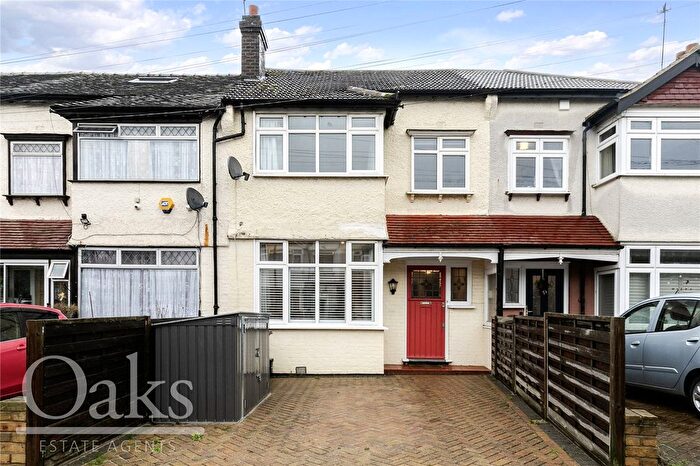 3 Bedroom Terraced House For Sale In Sherwood Avenue, Streatham, SW16