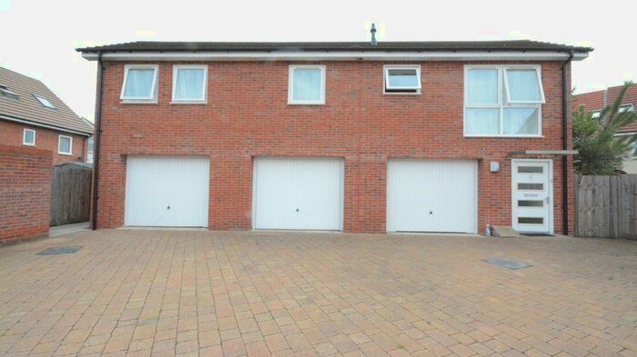 2 Bedroom Detached House To Rent In Gibson Drive, The Parks, RG12