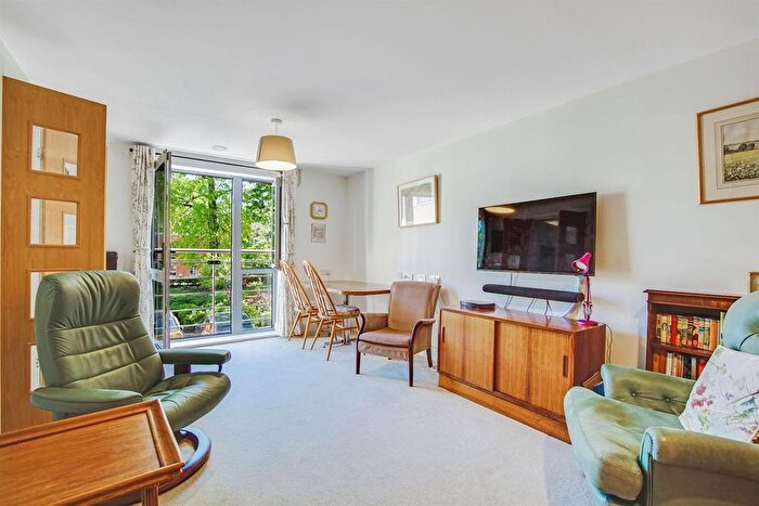 1 Bedroom Flat For Sale In Liberty House, Kingston Road, Raynes Park, London, SW20