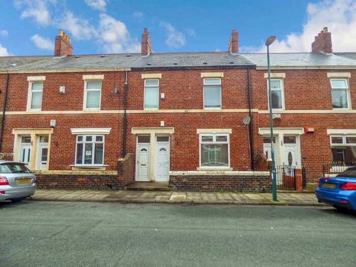 2 Bedroom Ground Flat To Rent In Wansbeck Road, Jarrow, Tyne And Wear, NE32