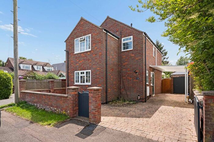 2 Bedroom Detached House For Sale In Pitstone, Buckinghamshire, LU7