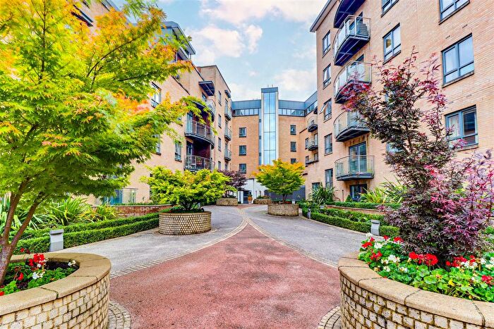 2 Bedroom Flat To Rent In Epsom Road, Guildford, GU1