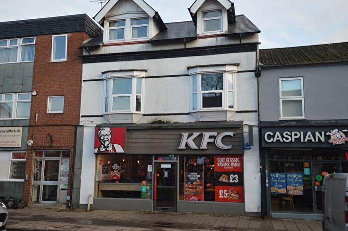 3 Bedroom Flat To Rent In A High Street, Kings Heath, B14