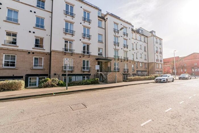 4 Bedroom Flat To Rent In Hopetoun Street, Broughton, Edinburgh, EH7