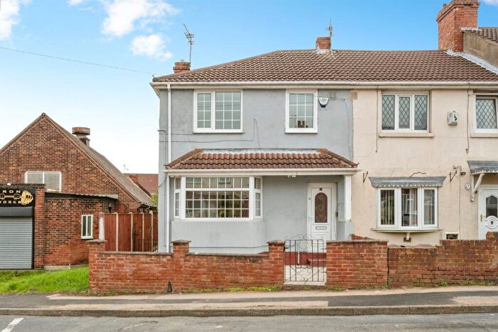 3 Bedroom End Of Terrace House For Sale In St. Johns Road, Edlington, Doncaster, DN12
