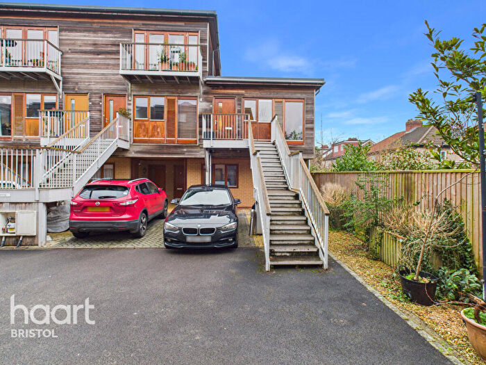 1 Bedroom Flat For Sale In Wellesley Mews, Bristol, BS10