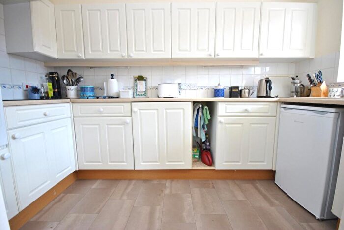 2 Bedroom Apartment For Sale In Station Road, Cheddar, BS27
