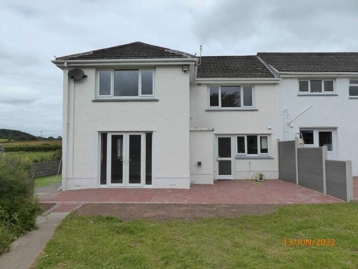 3 Bedroom Semi-Detached House To Rent In Pontantwn, Kidwelly, Carmarthenshire, SA17