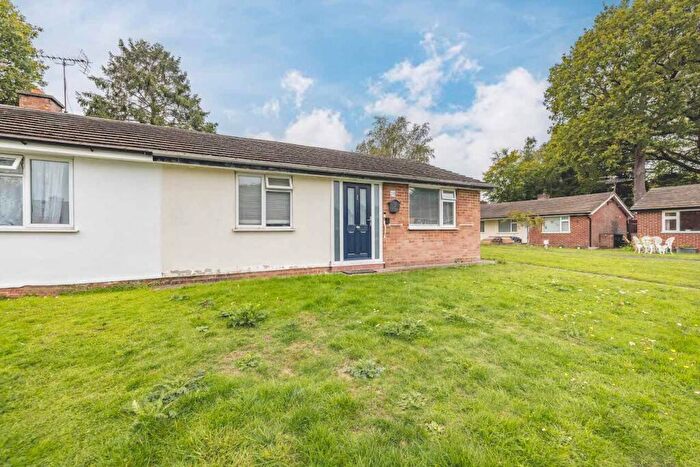 2 Bedroom Bungalow For Sale In Heatherden Green, , Iver Heath, SL0