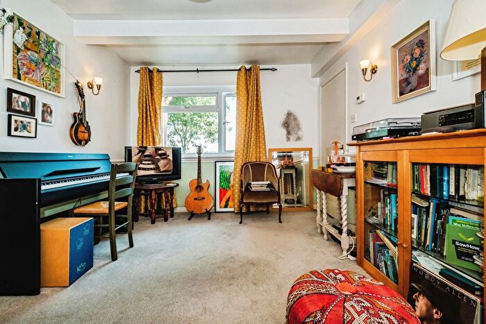 1 Bedroom Property For Sale In Kings Barn Villas, Steyning, West Sussex, BN44