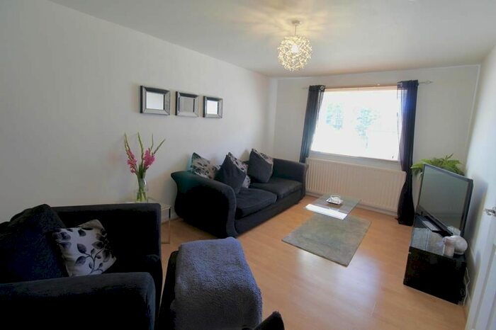 1 Bedroom Flat To Rent In Pitsruan House, Great Western Road, AB10