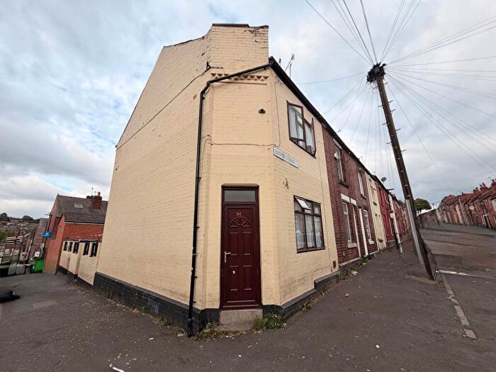 2 Bedroom End Of Terrace House To Rent In Lloyd Street, Sheffield, S4