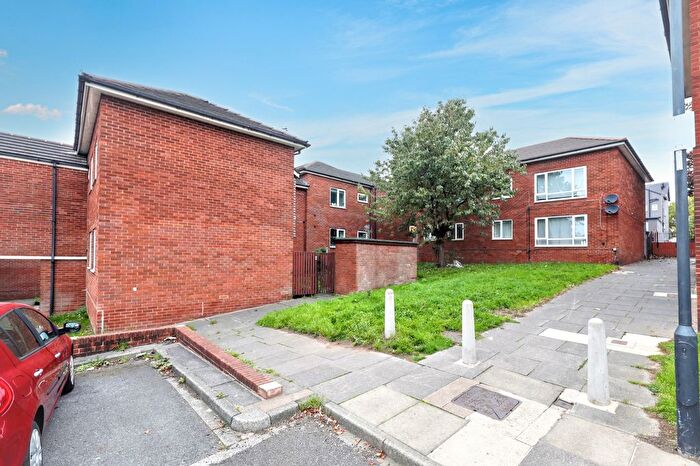 2 Bedroom Flat For Sale In Queen Street, Balby, Doncaster, DN4