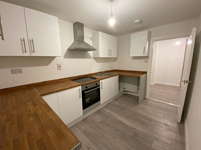 3 Bedroom Apartment To Rent In All Saints Square, Rotherham, S60