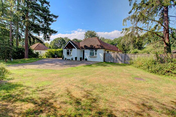 3 Bedroom Bungalow For Sale In Broadbridge Lane, Horley, RH6