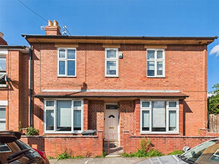 5 Bedroom End Of Terrace House For Sale In Swan Road, Gloucester, Gloucestershire, GL1