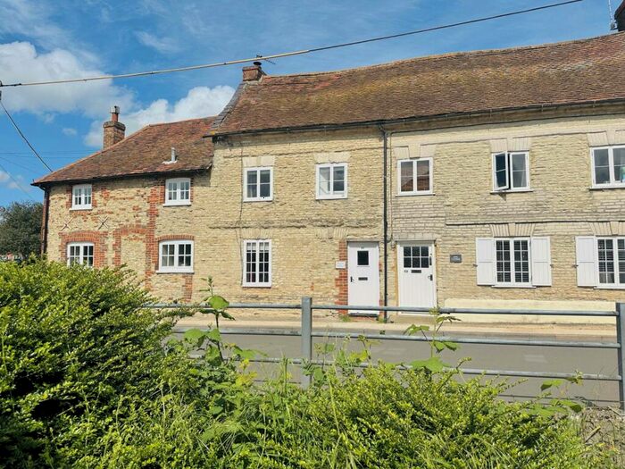 2 Bedroom Terraced House To Rent In Brook Street, Benson, OX10