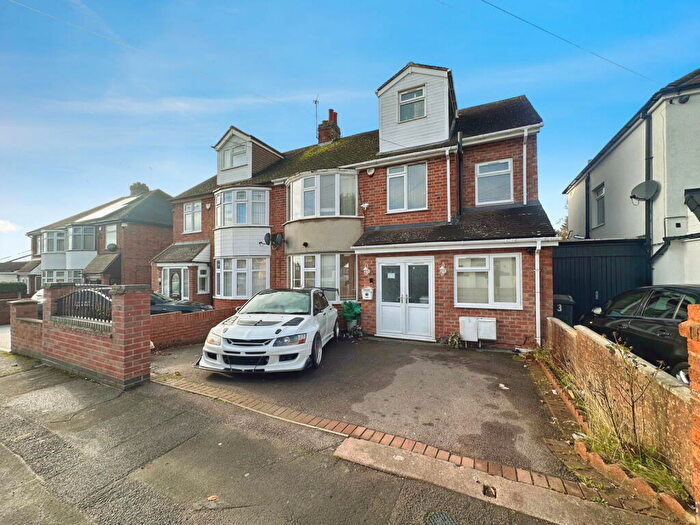 4 Bedroom Semi Detached House For Sale In Nursery Road, Leicester, LE5