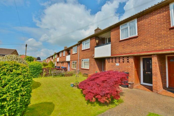 2 Bedroom Flat To Rent In The Mead, Beaconsfield, HP9