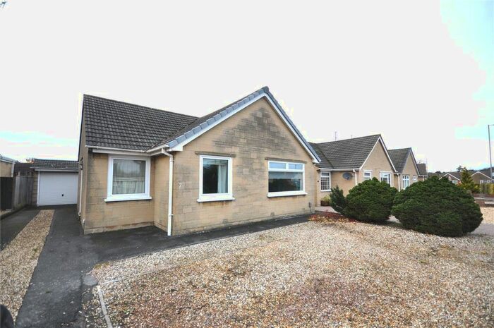 3 Bedroom Bungalow To Rent In Thames Avenue, Swindon, SN25