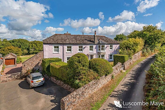4 Bedroom Detached House For Sale In Wastor, Kingston, PL21