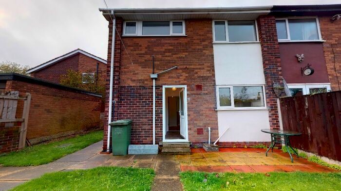3 Bedroom Semi-Detached House To Rent In Thornhill Road, Castleford, WF10