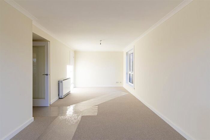 2 Bedroom Detached House For Sale In Commercial Street, Perth, PH2