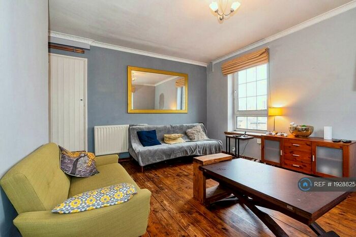 2 Bedroom Flat To Rent In Beechey House, London, E1W