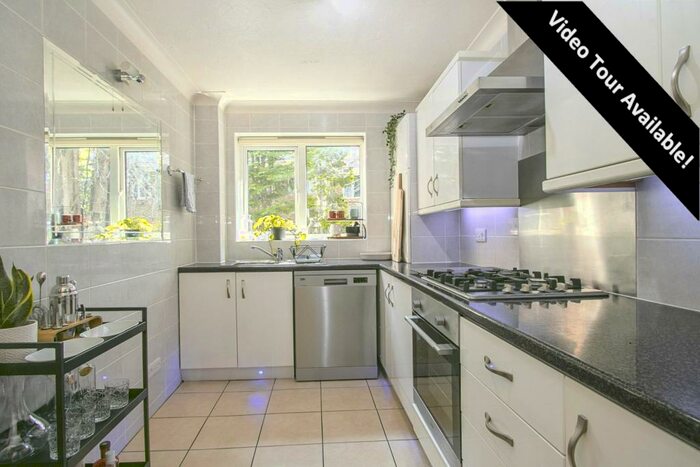 2 Bedroom Flat To Rent In Surrey Road, Poole, BH12