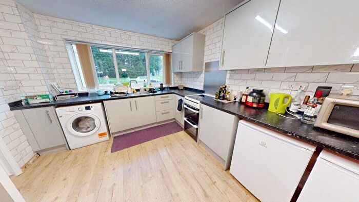 4 Bedroom House To Rent In Raddlebarn Road, Selly Oak, B29