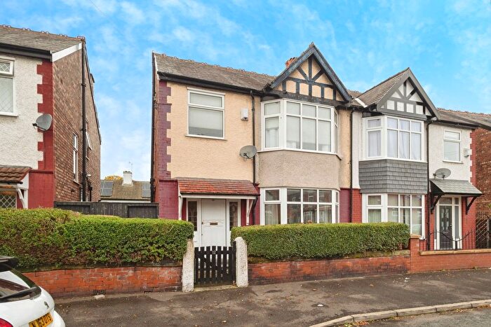 4 Bedroom Semi-detached House For Sale In Elmsmere Road, Didsbury, Manchester, Greater Manchester, M20