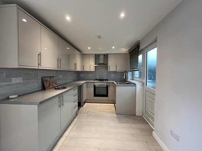 3 Bedroom House To Rent In Gainsborough Road, Corby, NN18