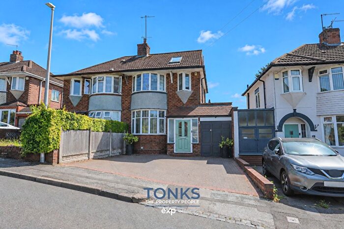 3 Bedroom Semi-Detached House For Sale In St. Katherines Road, Oldbury, B68