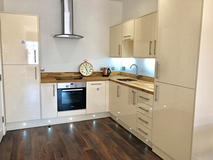 2 Bedroom Apartment To Rent In Hounds Gate Court, Nottingham, NG1