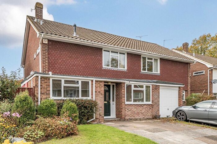 3 Bedroom Semi-Detached House For Sale In Southwick Close, Winchester, SO22