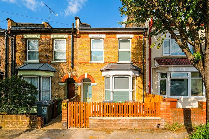 3 Bedroom Property To Rent In Gloucester Road, London, E17