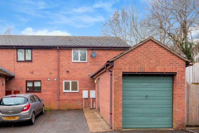 2 Bedroom Semi-Detached House To Rent In Longelandes Close, Banbury, OX16