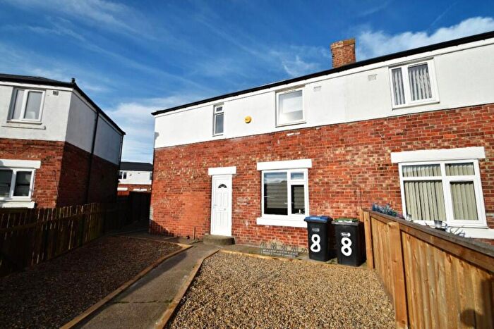 4 Bedroom Property To Rent In Hilda Close, Gilesgate -, DH1