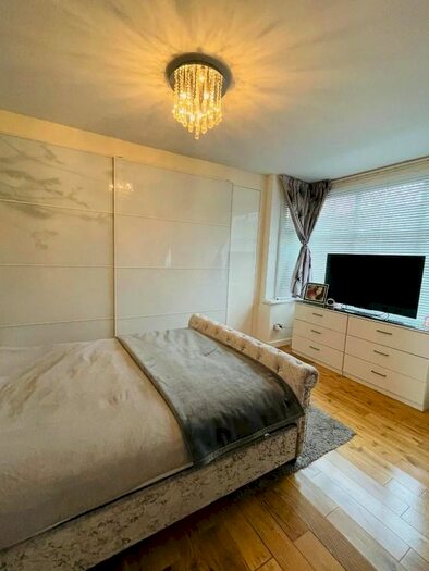 5 Bedroom Detached House To Rent In Barnet, Barnet, London, EN5