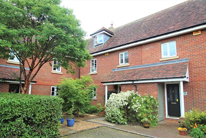 4 Bedroom Town House To Rent In Waine Close, Buckingham, MK18